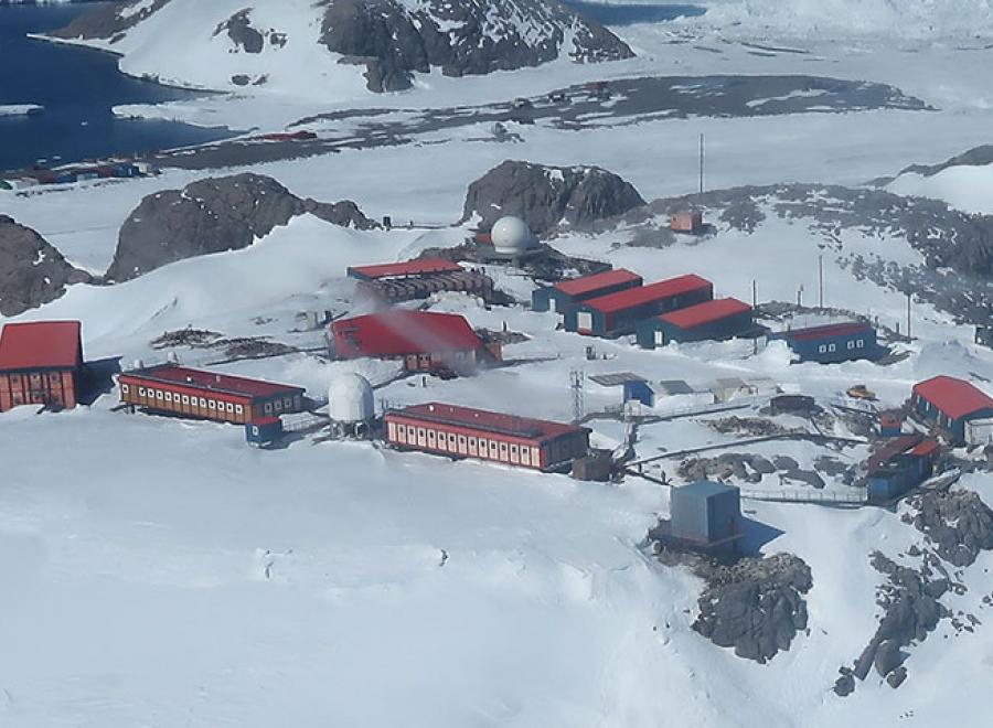 Hivernage dans une base antarctique la logistique polaire au profit de la science