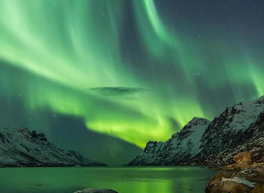 La terre lumineuse : les aurores boréales
