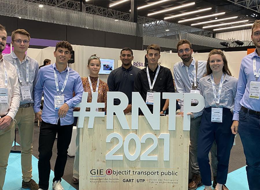 Les étudiant·e·s du Master "Transports urbains et régionaux de personnes" à la rencontre des pros du transports au salon RNTP