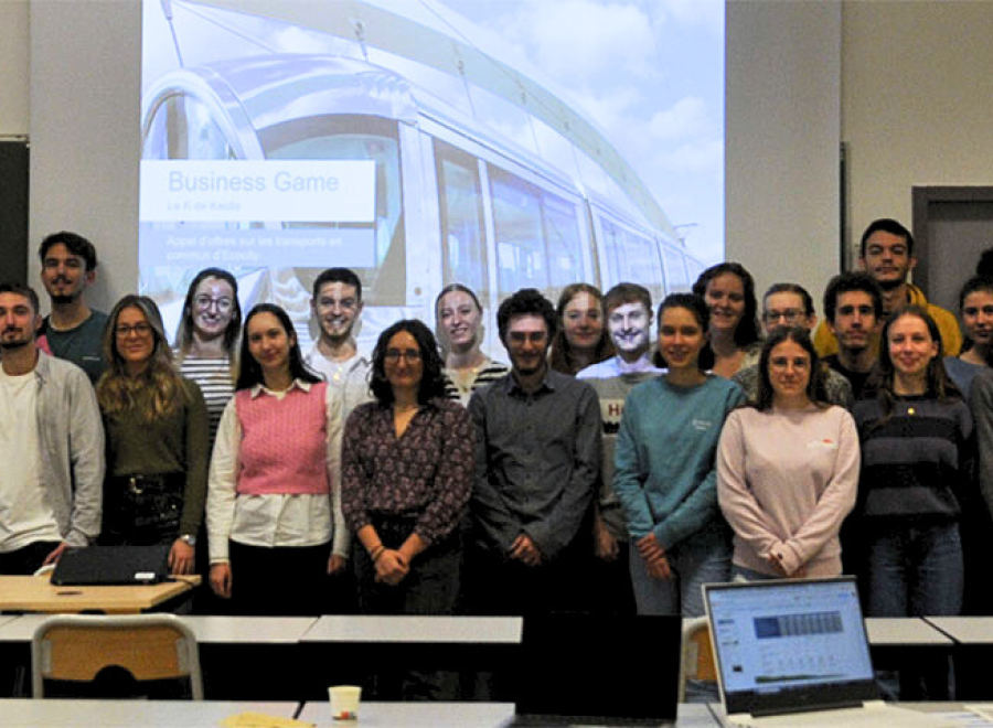 L’ensemble des participants, avec les intervenants 